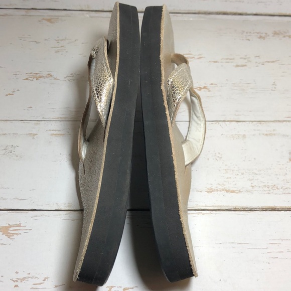 Kai Kai Silver Metallic Flip Flop - Picture 5 of 8